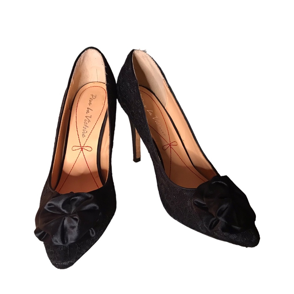 Pour La Victoire Carla Black satin and lace pumps 6.5